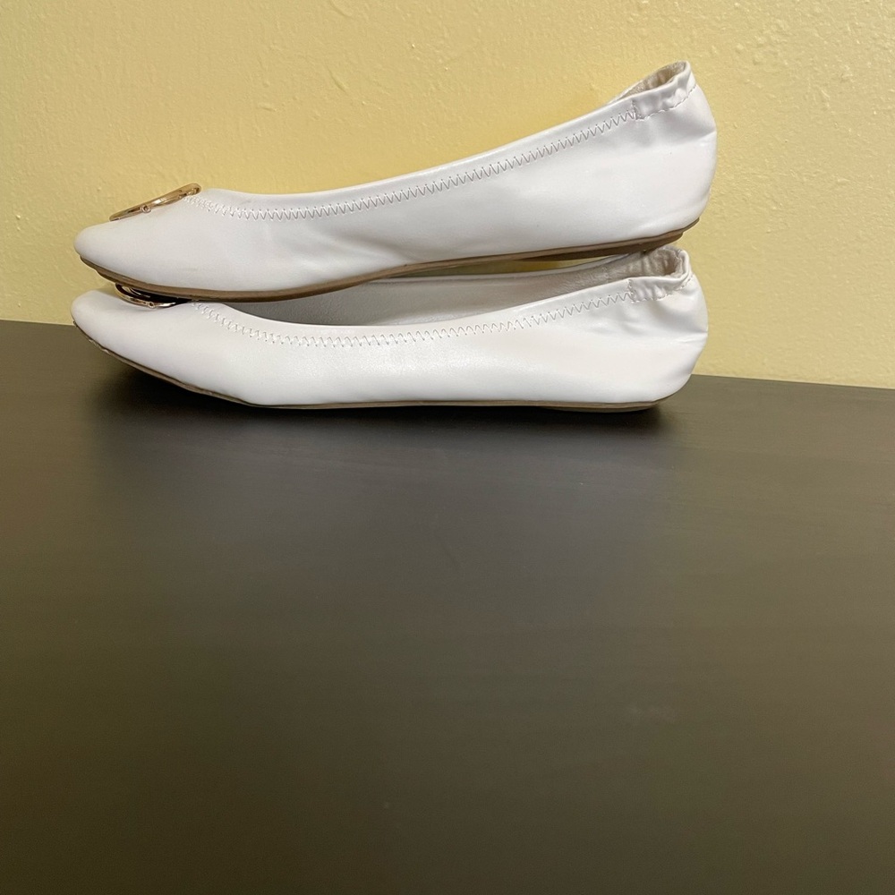 Tahari White and Gold Flats with Elegant Emblem - Picture 4 of 8